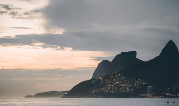istock Evening with favelas on coast of Rio de Janeiro 913962248