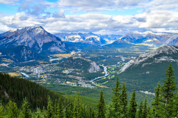 siarka moutain,banff.kanada - banff gondola zdjęcia i obrazy z banku zdjęć