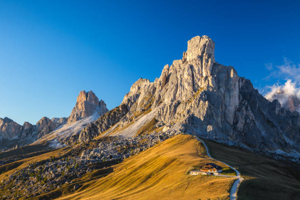 istock Passo Giau - Dolomites - Italy 914034360