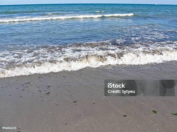 Fale Morza Czarnego - zdjęcia stockowe i więcej obrazów Brudny - Brudny, Błoto, Czarny piasek