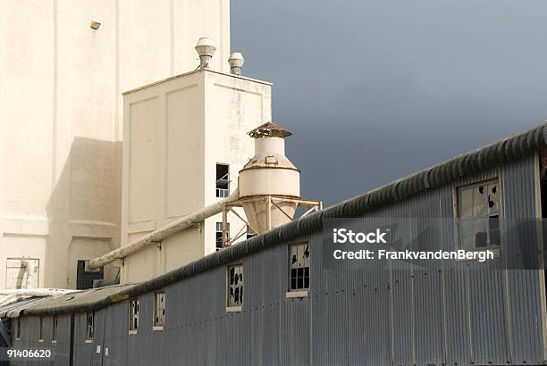 Industrial Stockfoto und mehr Bilder von Alt - Alt, Aufnahme von unten, Ausrüstung und Geräte