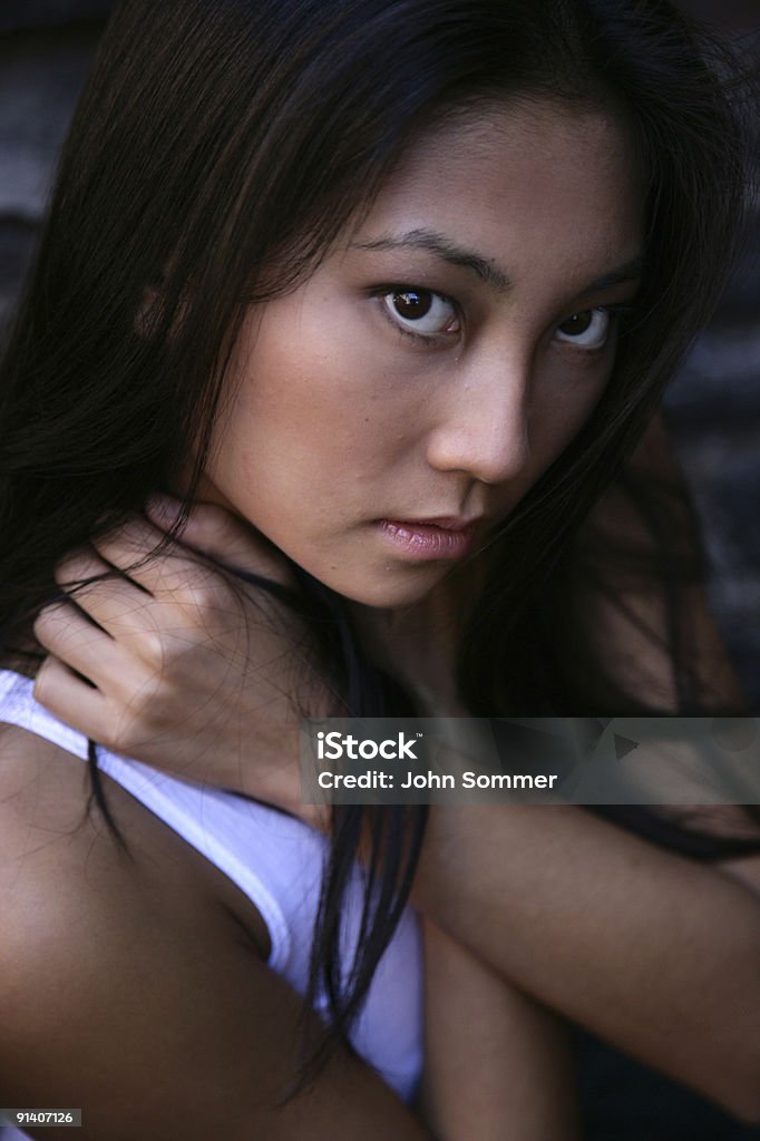 Bella giovane donna asiatica - Foto stock royalty-free di Abbigliamento casual