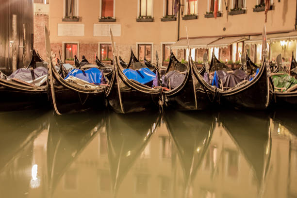 istock Beautiful scenery streets of Venice at night 914082182