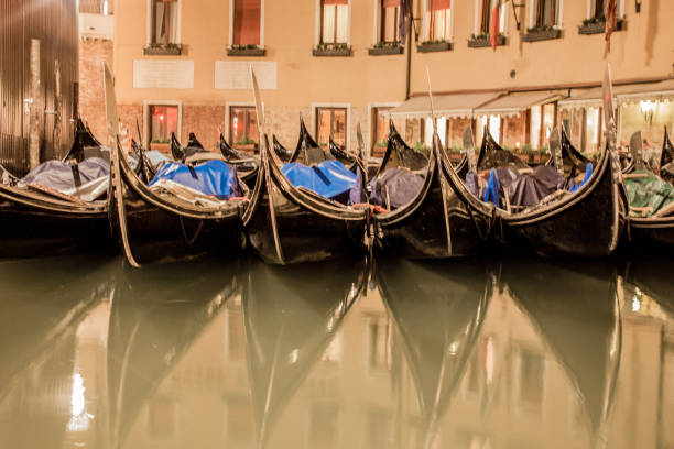 istock Beautiful scenery streets of Venice at night 914082216