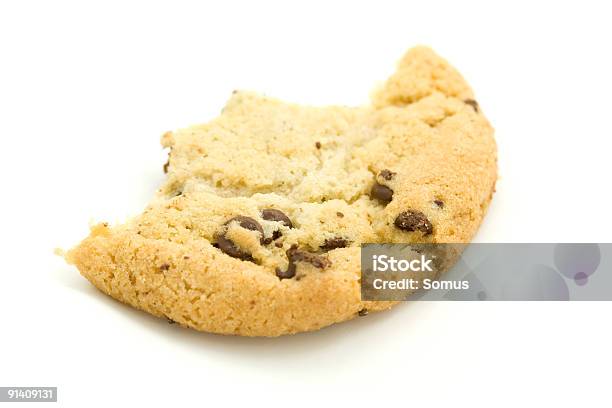 Photo libre de droit de Cookie Aux Pépites De Chocolat banque d'images et plus d'images libres de droit de Aliment - Aliment, Alimentation lourde, Biscuit