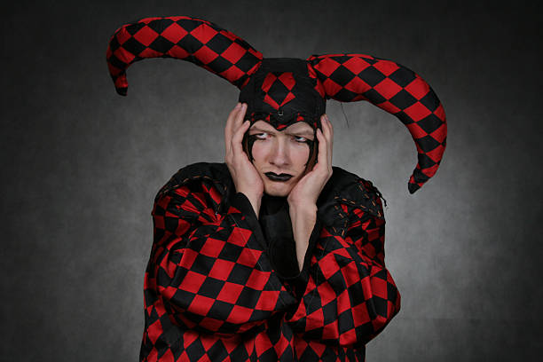 dark arlequin - harlequin clown the circus mask photos et images de collection