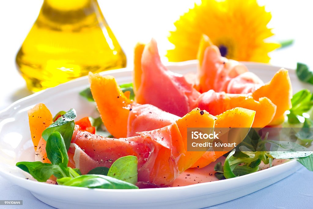 prosciutto crudo con melone - Foto stock royalty-free di Antipasto