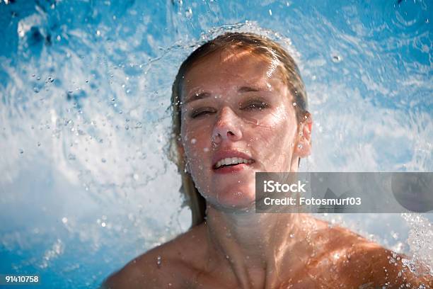 Loiro Na Água - Fotografias de stock e mais imagens de Sauna - Sauna, Adulto, Ao Ar Livre