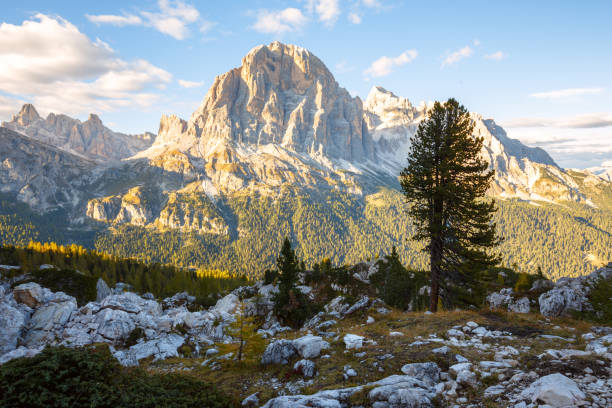 istock Autumn scene in Dolomites mountain. Tofana, Cinque Torri -Dolomites 914111230