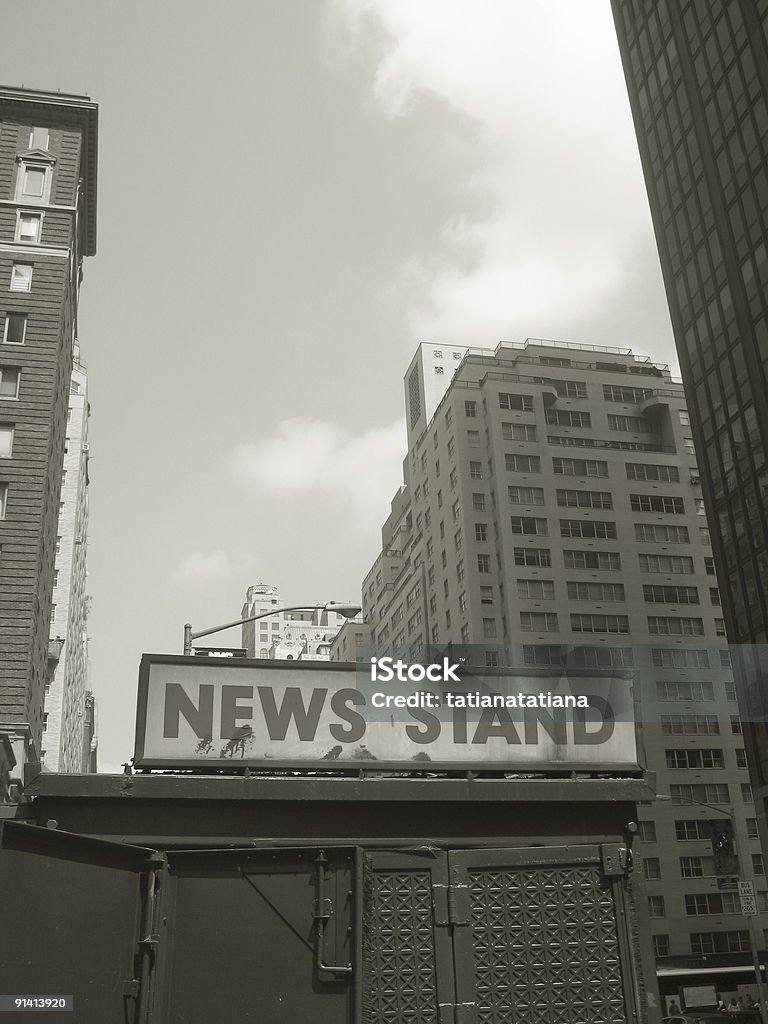 nyc 뉴스 디어필드에서 및 건물 - 로열티 프리 신문 판매점 스톡 사진