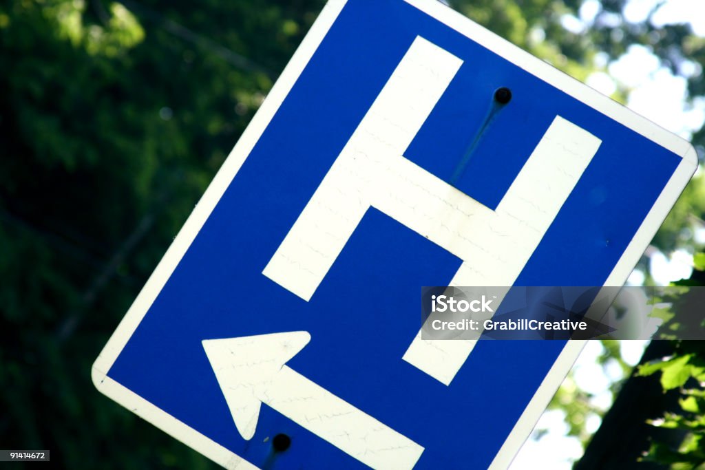 Freccia per l'ospedale - Foto stock royalty-free di Lettera H