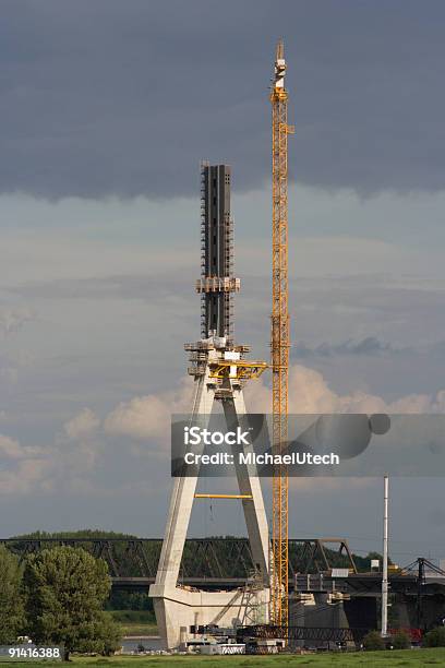 Construção De Uma Ponte De Suspensão - Fotografias de stock e mais imagens de Acabado - Acabado, Alemanha, Antigo