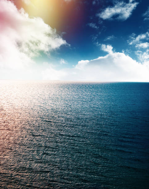 istock Ocean ocean view with sun flare 914165364