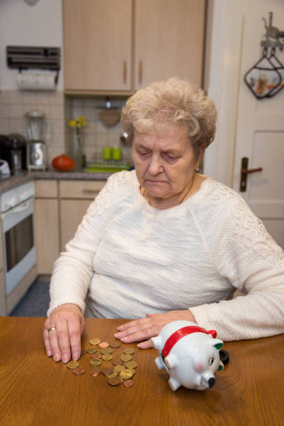 istock Money worries in old age 914172058