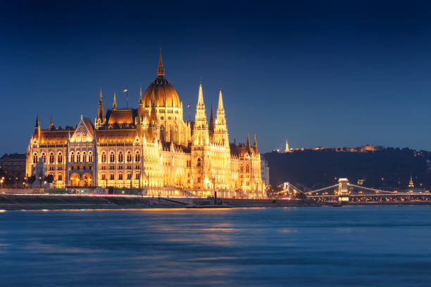 istock The Hungarian Parliament building at night, Budapest 914173420