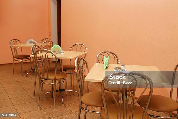 Foto de Três Mesas Na Sala De Jantar e mais fotos de stock de Almoço - Almoço, Arranjar, Artigo de decoração