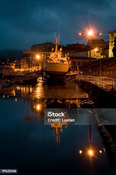 Puentedeume - Fotografias de stock e mais imagens de Noite - Noite, Galiza, Poste