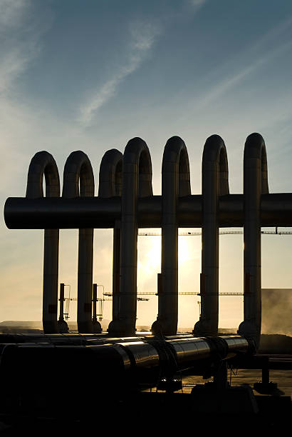 przewody w podświetlenie - geothermal power station pipe steam alternative energy zdjęcia i obrazy z banku zdjęć