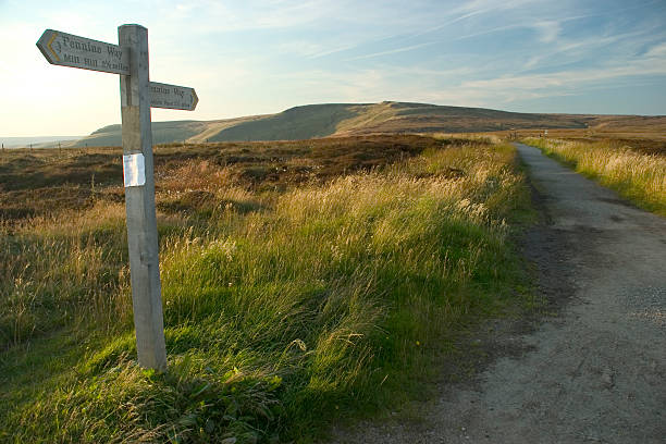 moorland 표시 - bridle path 이미지 뉴스 사진 이미지
