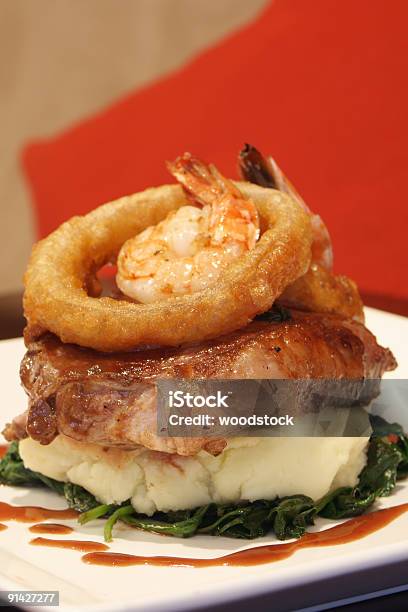 Giesta Filete Com Tempura Prawns - Fotografias de stock e mais imagens de Batata Crua - Batata Crua, Batatas Preparadas, Bife