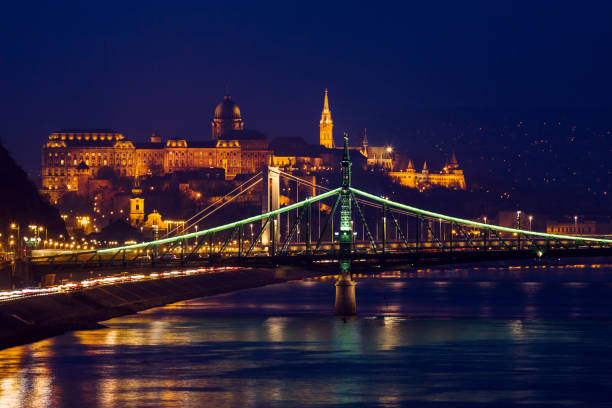 istock Night view of Budapest 914286788