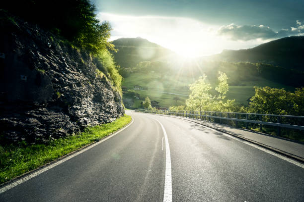 carretera de montaña, región del jungfrau, suiza - jungfrau photography landscapes nature fotografías e imágenes de stock