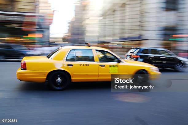 Foto de Táxi Amarelo e mais fotos de stock de Amarelo - Amarelo, Dirigir, Estado de Nova York