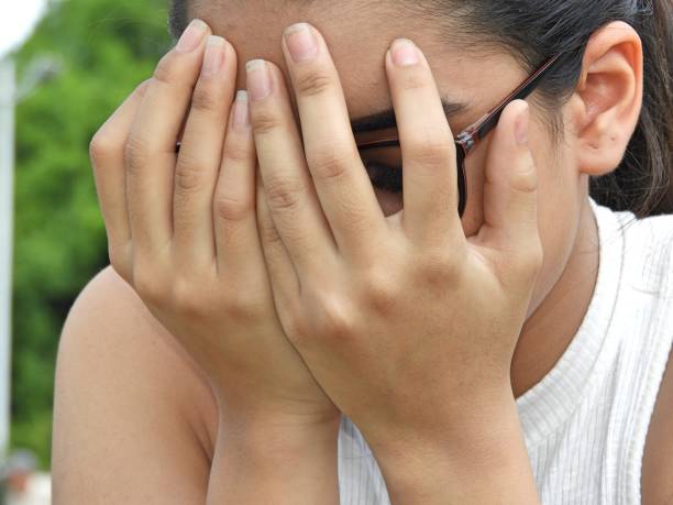 istock Shameful Teenage Female 914295494