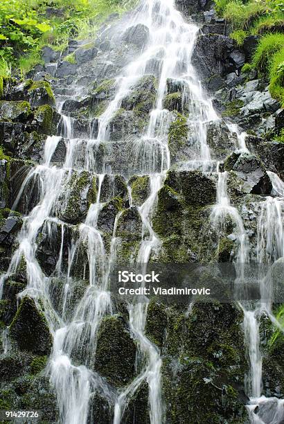 Cascata - Fotografias de stock e mais imagens de Alto - Descrição Física - Alto - Descrição Física, Ao Ar Livre, Borrifo