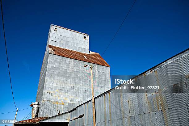 Old Grainery Grande - Fotografias de stock e mais imagens de Agricultura - Agricultura, Alumínio, Ao Ar Livre