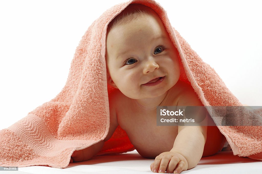 Bambino dopo il bagno#19 - Foto stock royalty-free di Accudire