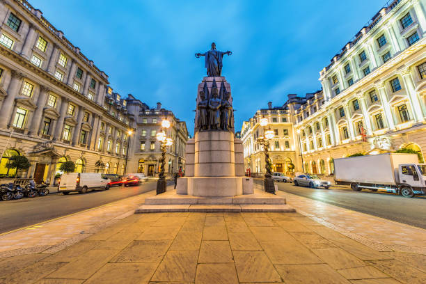istock Evening view of Central London 914326920