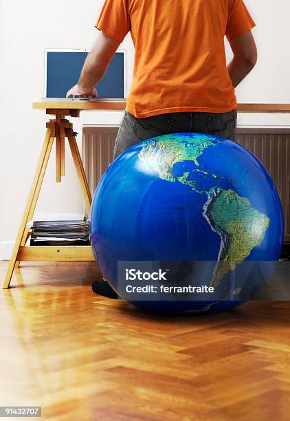 Business Internazionali - Fotografie stock e altre immagini di Globo terrestre - Globo terrestre, Pianeta, Ufficio