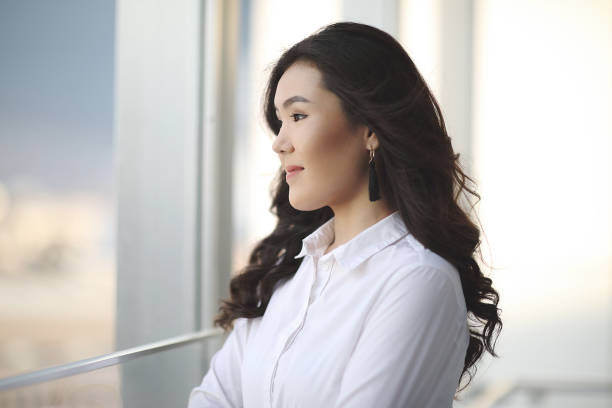 istock Businesswoman thinking 914333894