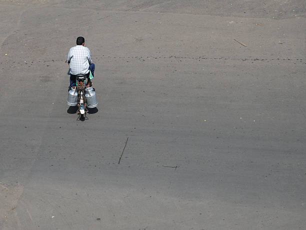 kurtka cycling mleczarz - milkman zdjęcia i obrazy z banku zdjęć