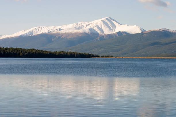 istock Turquois Lake 91435205