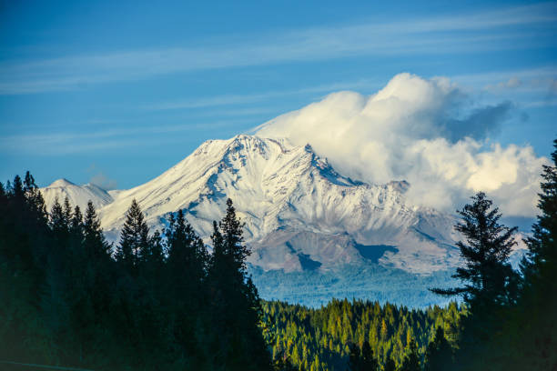 istock Snow blowing on Mt Shasta, CA 914382142