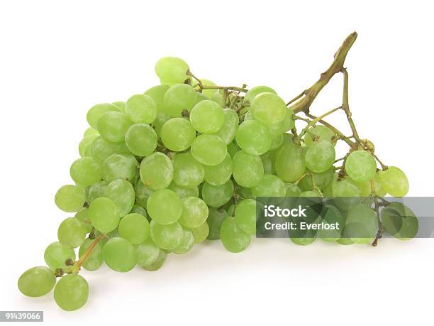 Зеленый Виноград — стоковые фотографии и другие картинки Без людей - Без людей, Белый фон, Вегетарианское питание