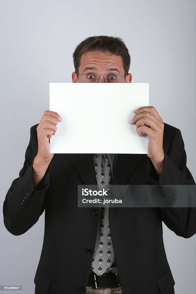 Se esconder atrás de papel - Foto de stock de Adulto royalty-free