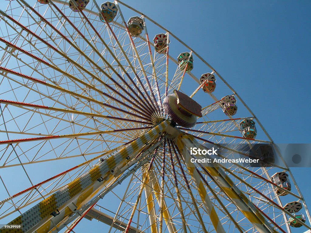 Riesenrad auf dem Zissel Fest em Kassel an der Fulda - Foto de stock de Agosto royalty-free