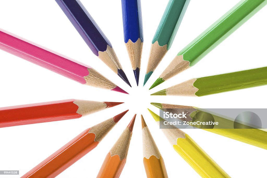 rainbow color crayons objetivo al objetivo - Foto de stock de Amarillo - Color libre de derechos