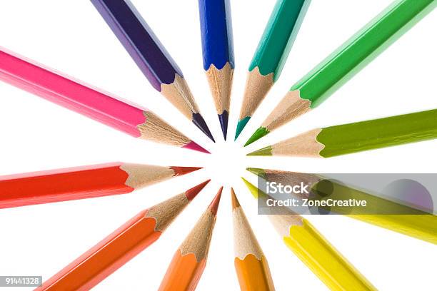 Rainbow Color Crayons Objetivo Al Objetivo Foto de stock y más banco de imágenes de Amarillo - Color - Amarillo - Color, Arreglo, Arriba de