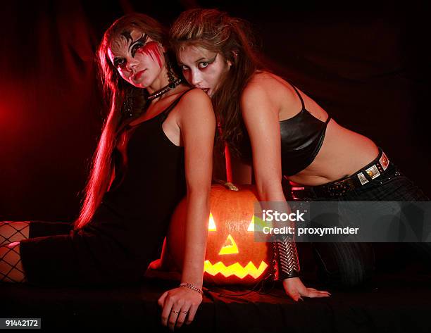 Halloween - Fotografie stock e altre immagini di Bambine femmine - Bambine femmine, Due persone, Adulto