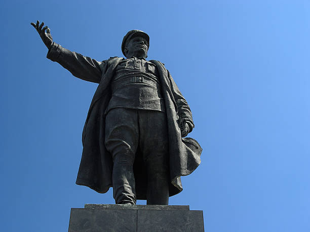 istock Kirov’s monument in Leningrad 91443500