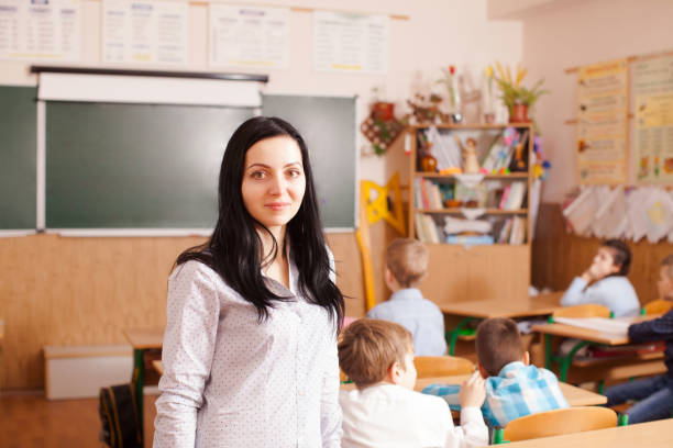 istock Teacher starts the lesson 914447486