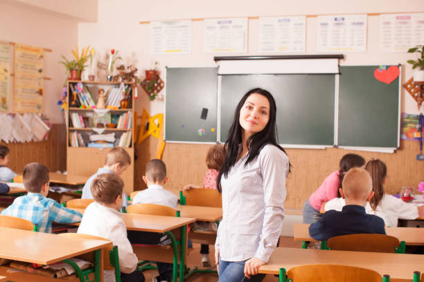 istock Teacher starts the lesson 914447496
