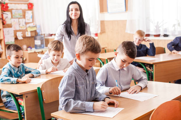 istock Teacher starts the lesson 914447536
