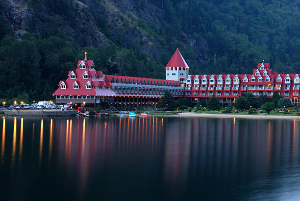 night scene of three valley lake chateau  revelstoke stock pictures, royalty-free photos & images