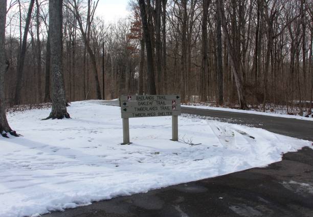 istock Trail Sign in Snow 914470490