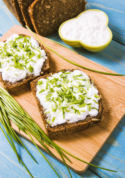 istock Sandwiches with cottage cheese and chives. 914474970